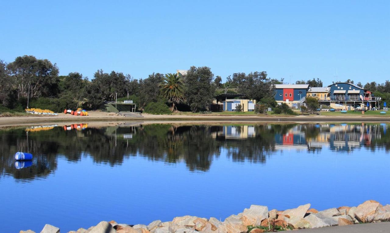 Sea Breeze On The Esplanade Villa Lakes Entrance Eksteriør billede